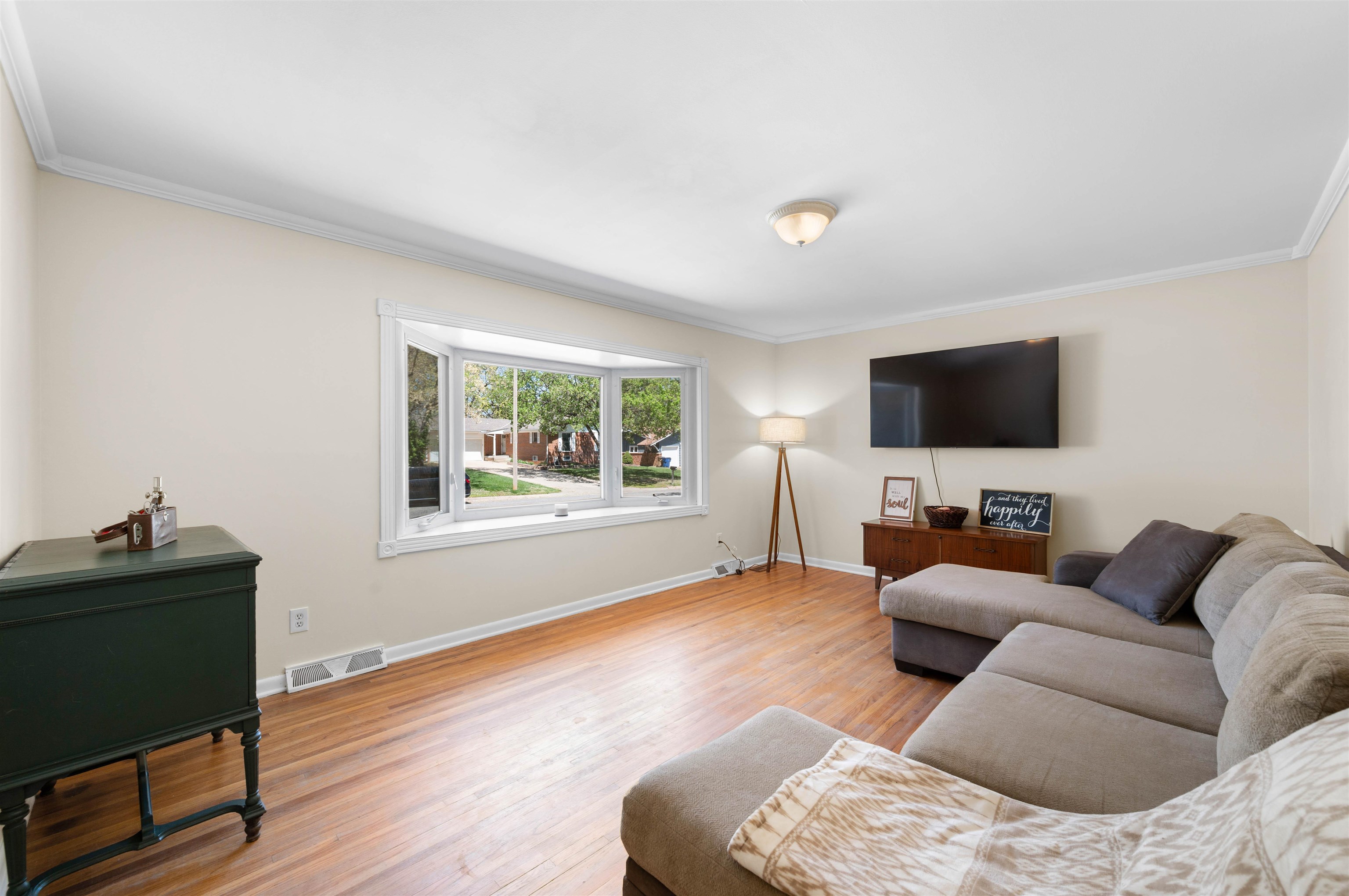 6009 E Clarendon St, Wichita, Kansas image 4