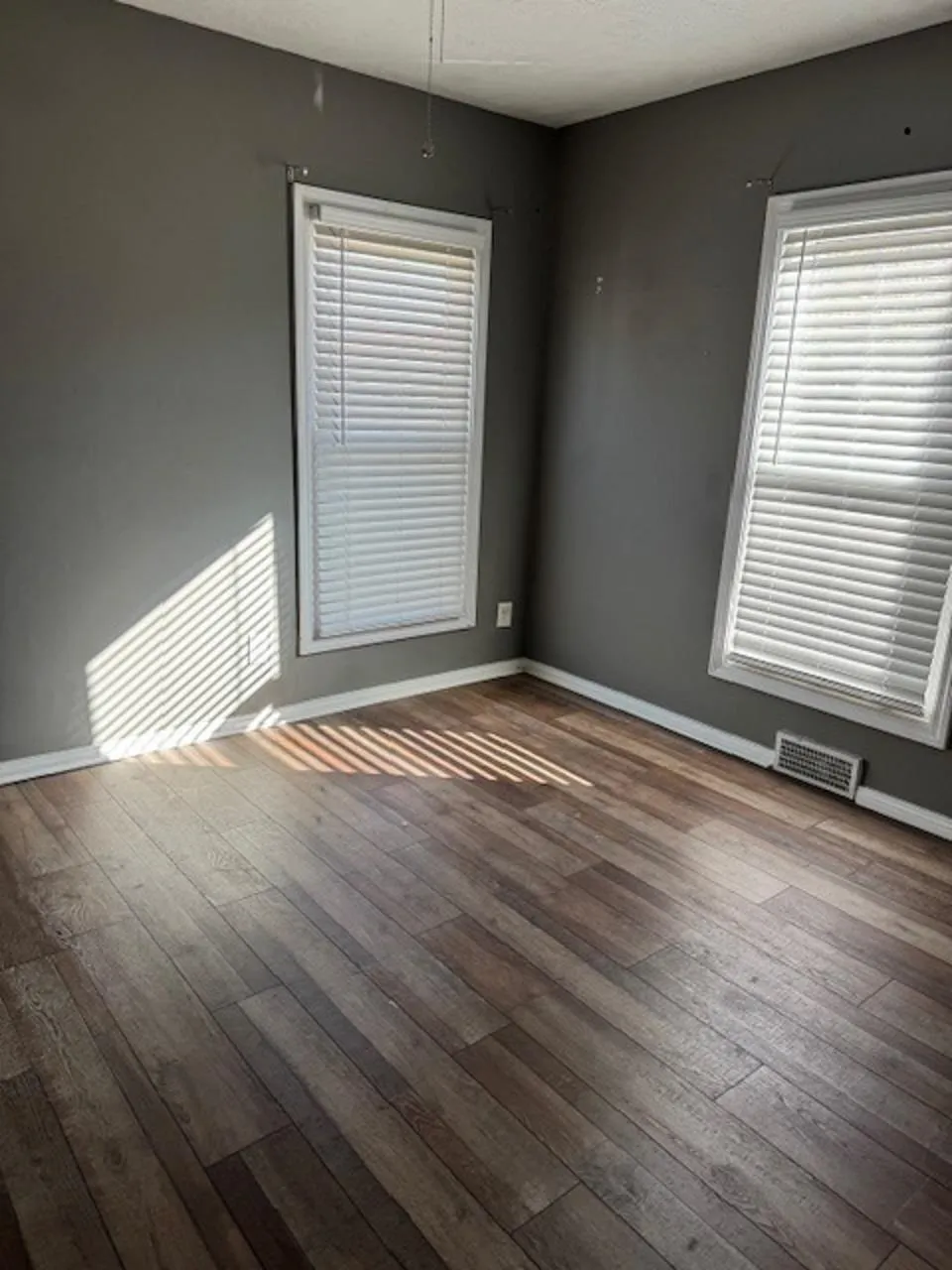 Wichita, Kansas 67218, United States, 3 Bedrooms Bedrooms, ,2 BathroomsBathrooms,Residential,Pending,144382