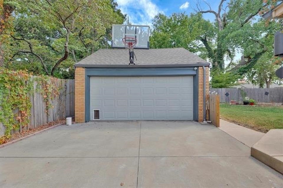 406 S Elpyco Ave, Wichita, Kansas image 3