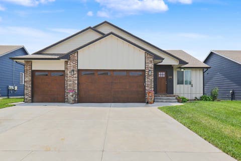 Homes For Sale - 2911 E Reiss St<br/> Sedgwick County, Park City, KS 67219