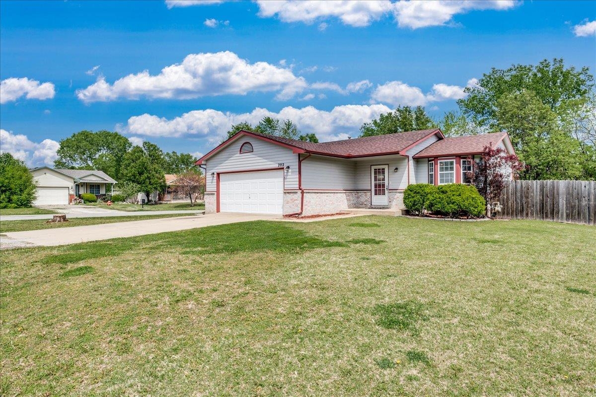 202 Sunflower St, Rose Hill, Kansas image 3