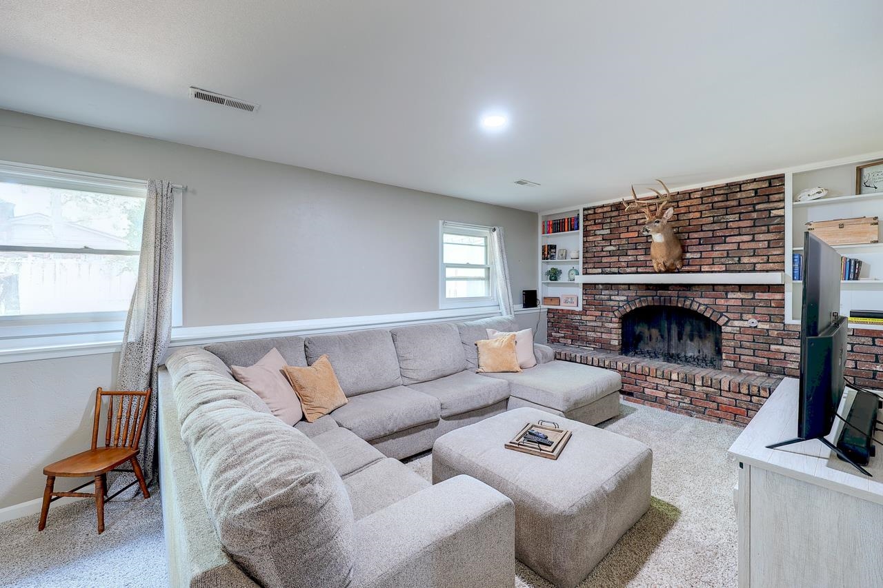 621 N Willow Dr, Derby, Kansas image 12