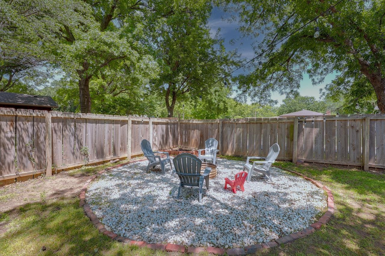 621 N Willow Dr, Derby, Kansas image 35