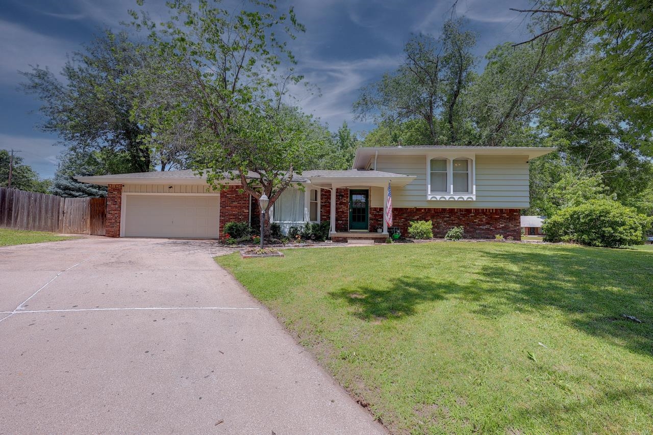 621 N Willow Dr, Derby, Kansas image 1