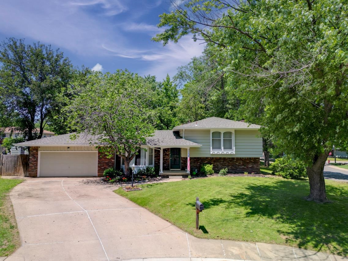 621 N Willow Dr, Derby, Kansas image 2