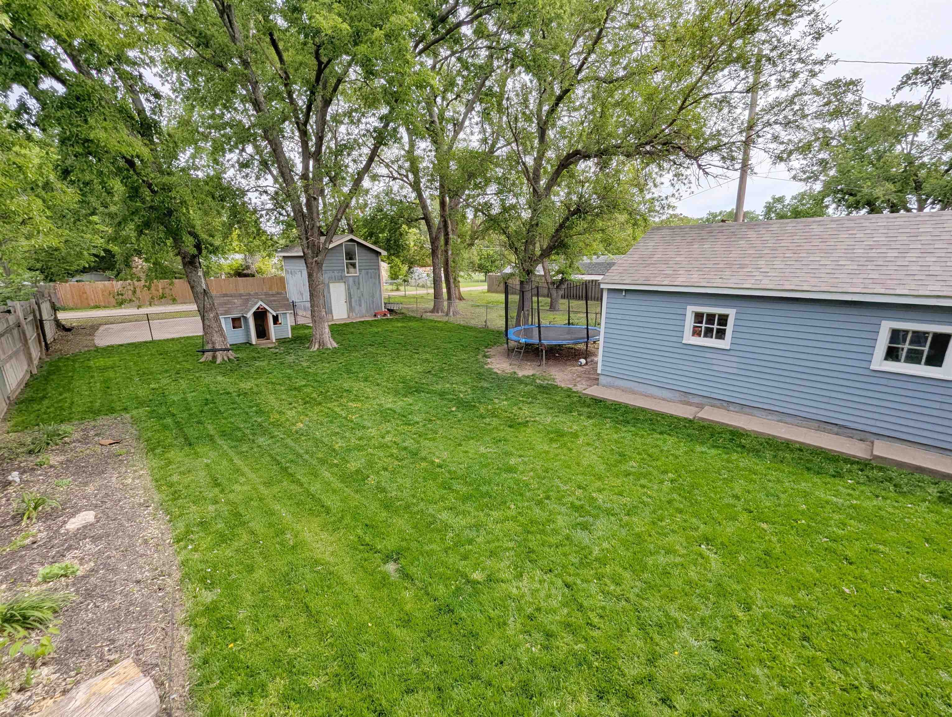1115 Johnstown Ave, Salina, Kansas image 4