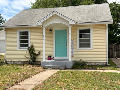Homes For Sale - 611 N Frazier St<br/> Butler County, El Dorado, KS 67042