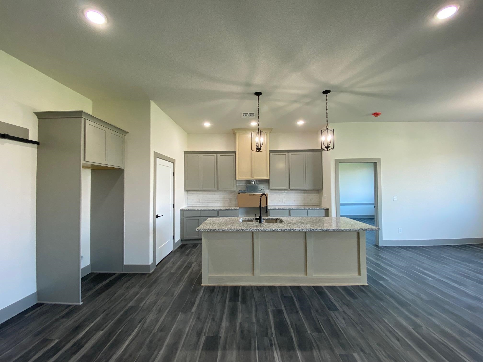 2025 S Michelle Ct, Wichita, Virginia image 7