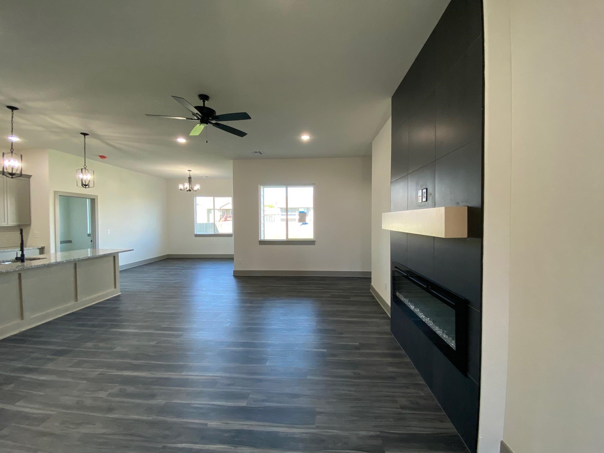 2025 S Michelle Ct, Wichita, Virginia image 4
