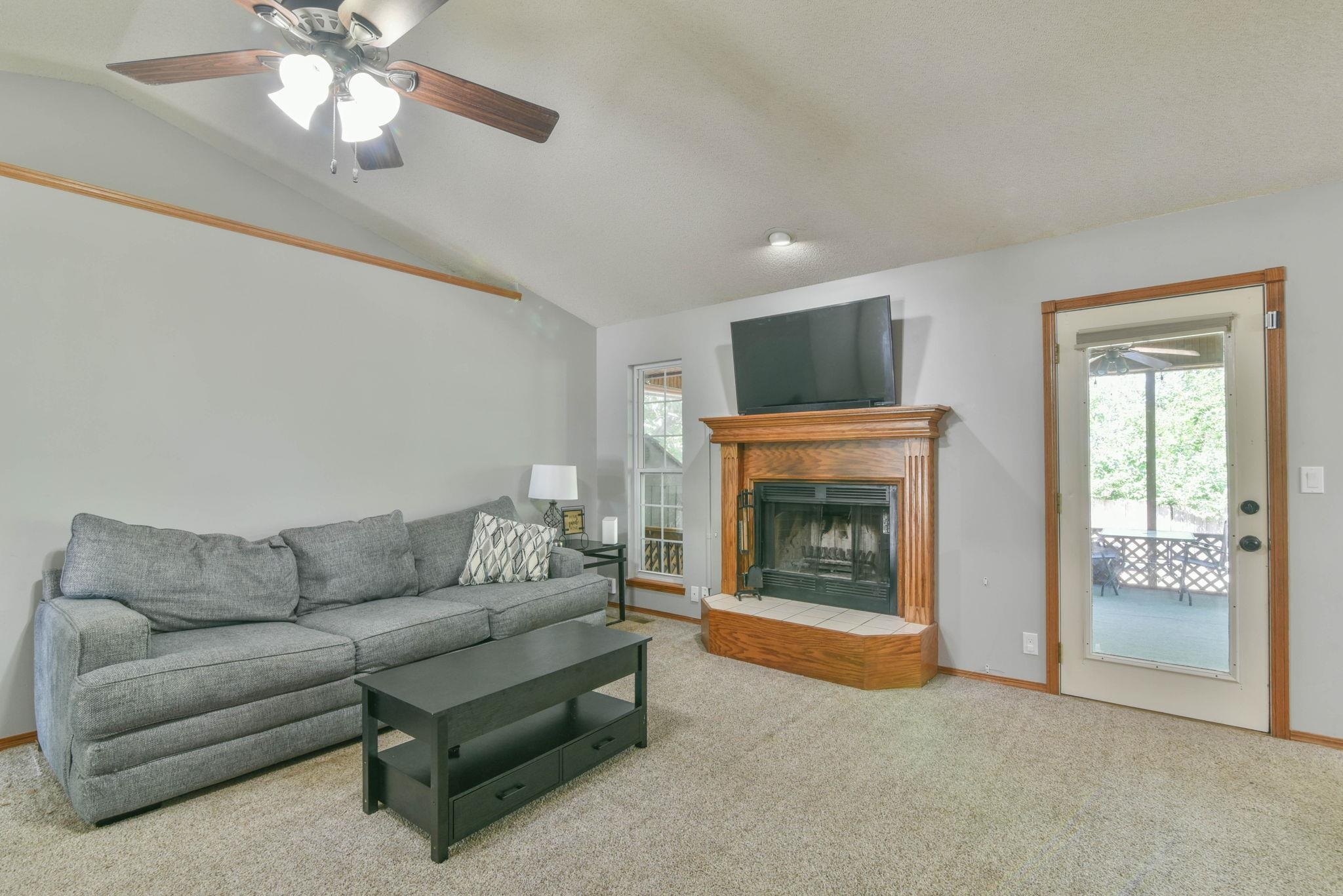3617 Whispering Brook Ct, Wichita, Kansas image 3