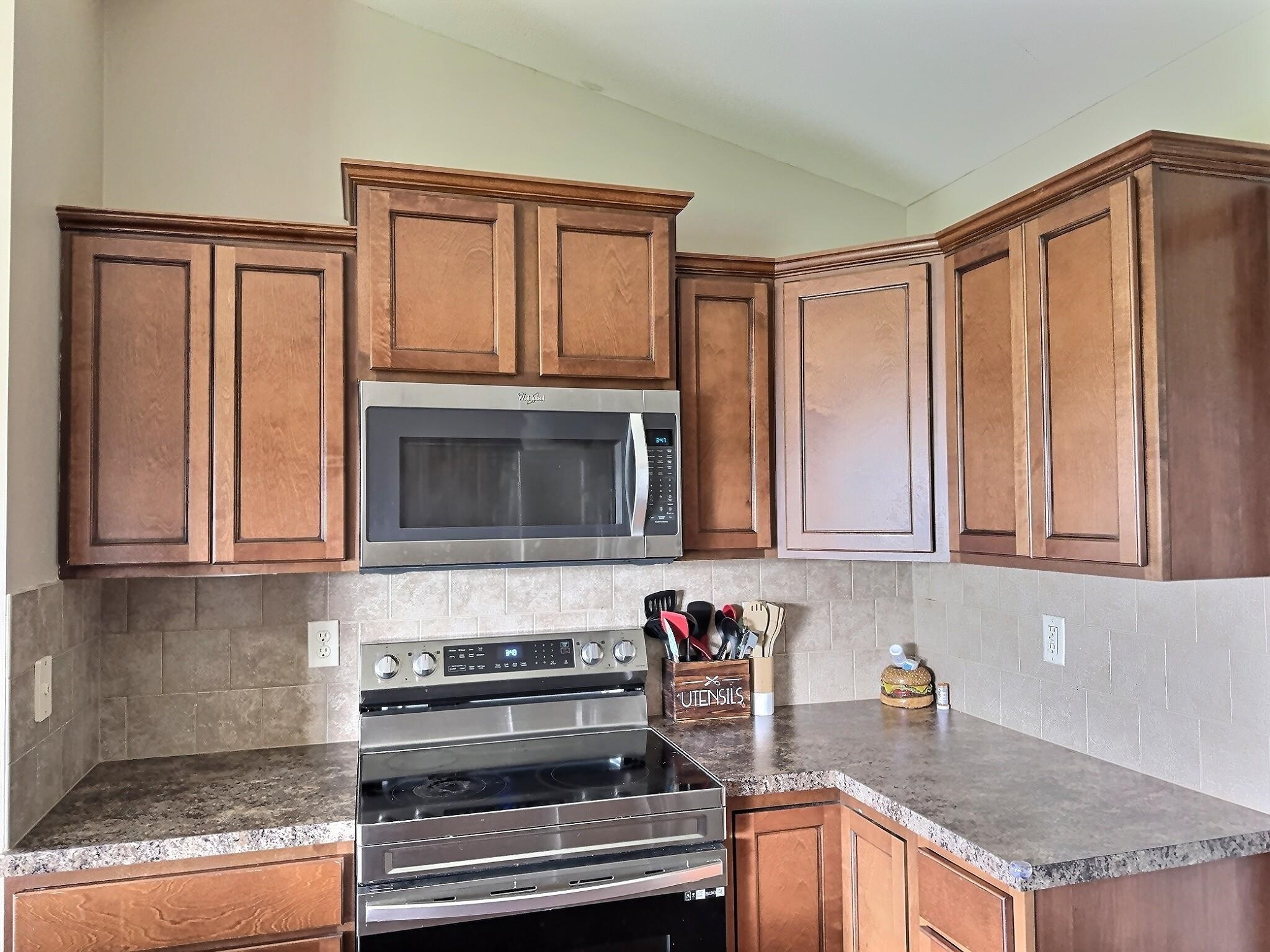 620 Goldspike Ct, Newton, Kansas image 9