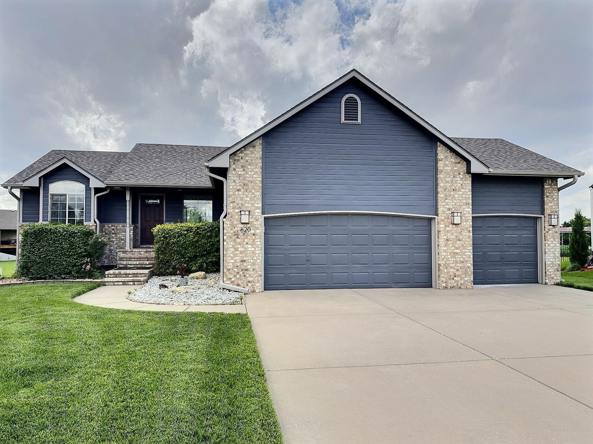 620 Goldspike Ct, Newton, Kansas image 1
