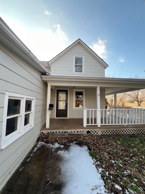 Homes For Sale - 617 W Towanda Ave<br/> El Dorado, KS 67042