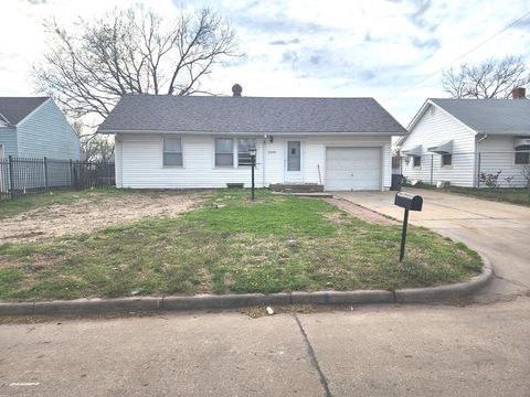 Homes For Sale - 2645 S Mead St<br/> Sedgwick County, Wichita, KS 67216