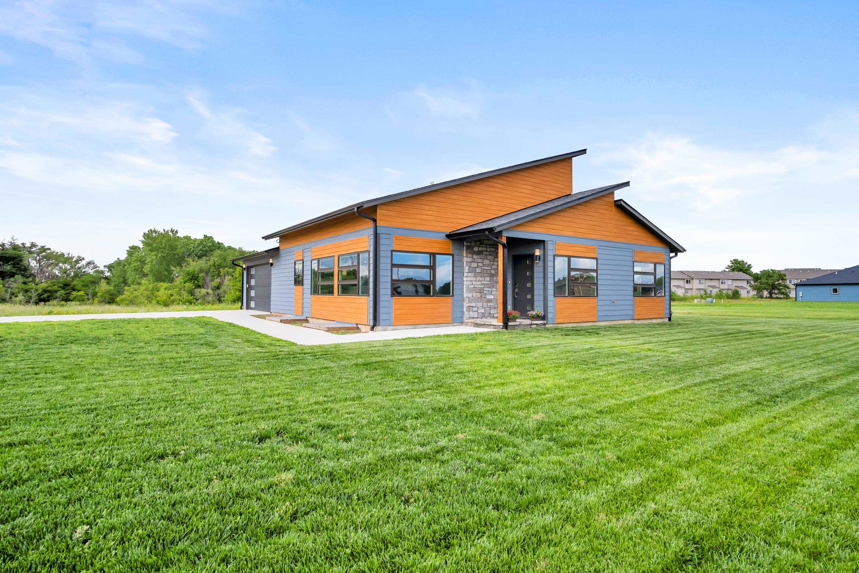 300 Matson St, Newton, Iowa image 2