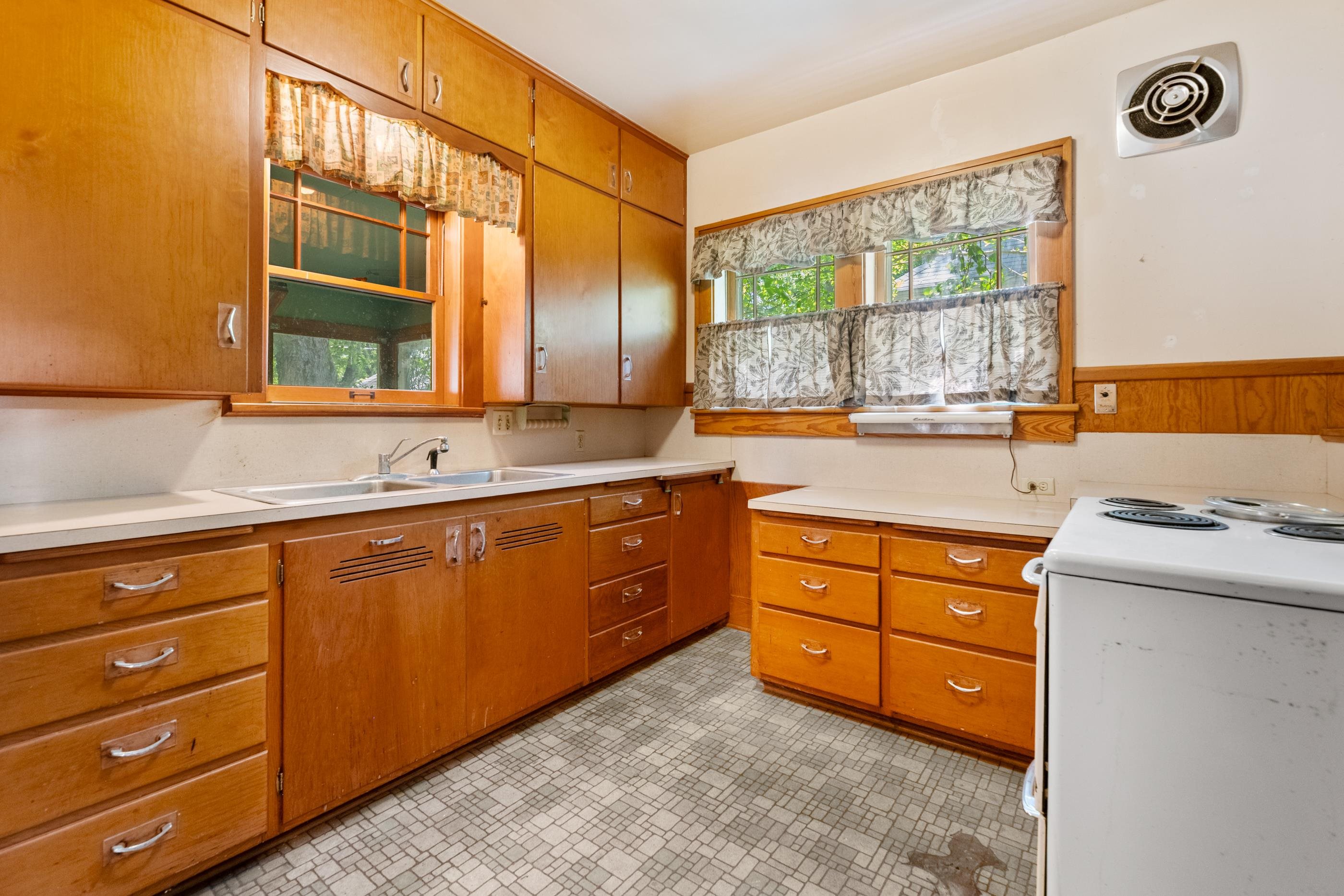 344 N Green St, Wichita, Kansas image 9