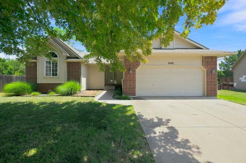 Homes For Sale - 10418 W Taft Ct<br/> Wichita, KS 67209