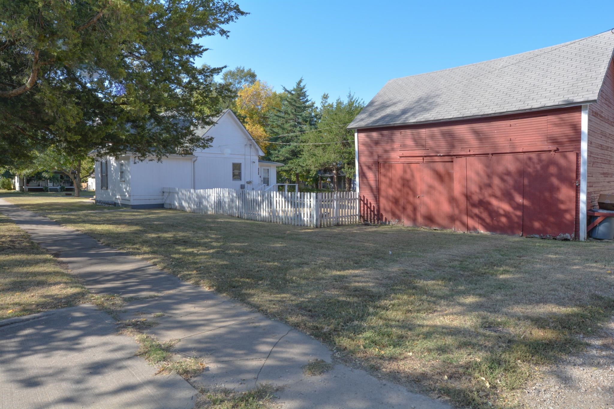 1020 E 8th Ave, Winfield, Kansas image 30