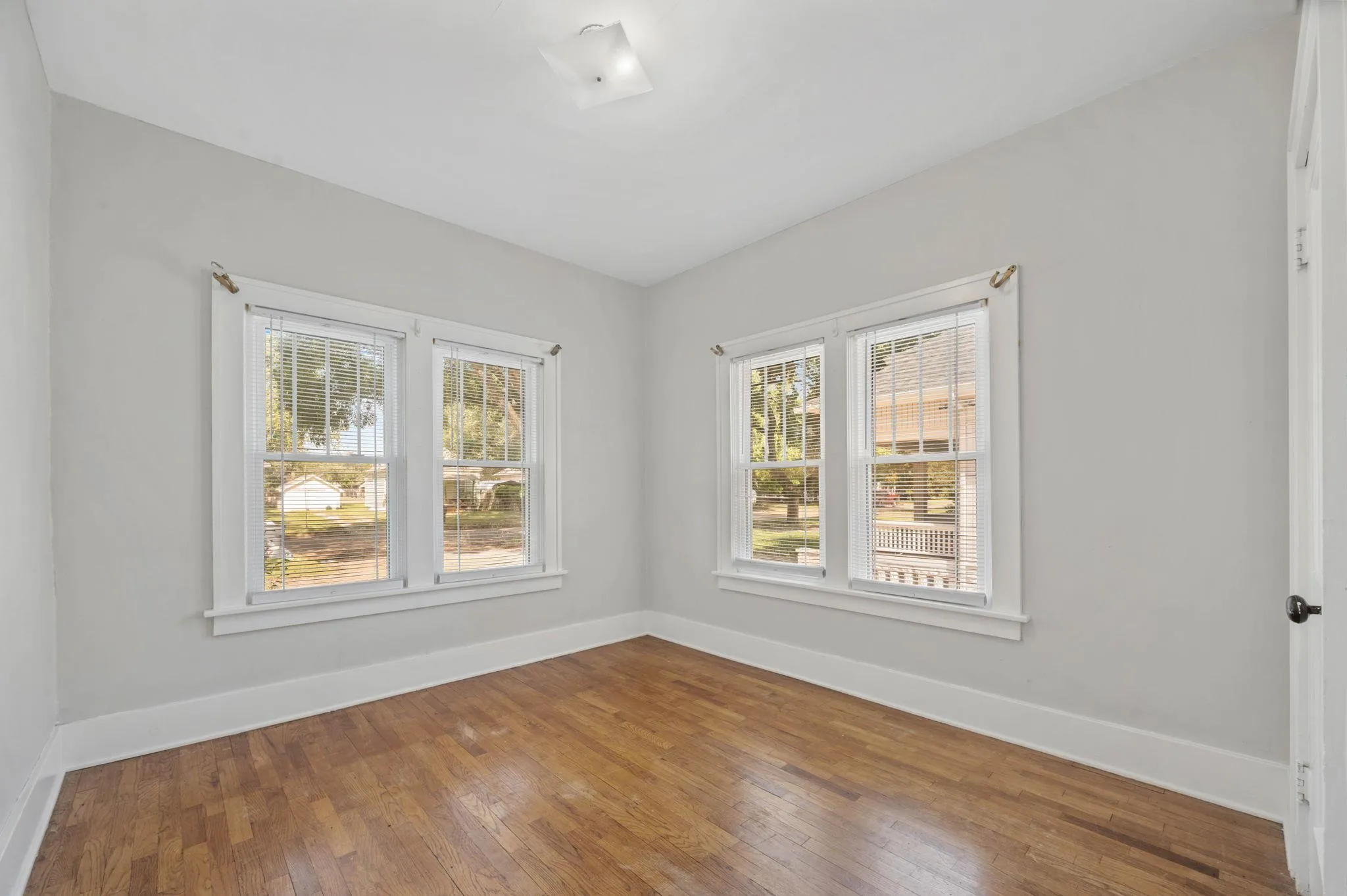 Wichita, Kansas 67211, United States, 3 Bedrooms Bedrooms, ,1 BathroomBathrooms,Residential,Active,199816