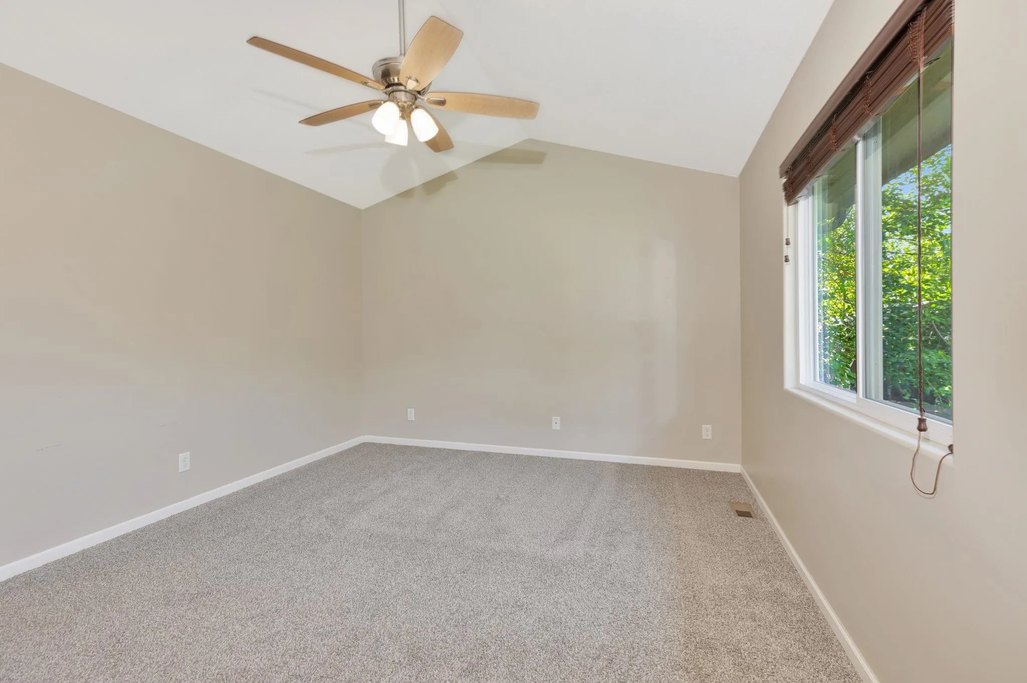 Wichita, Kansas 67216, United States, 4 Bedrooms Bedrooms, ,3 BathroomsBathrooms,Residential,Active,160750