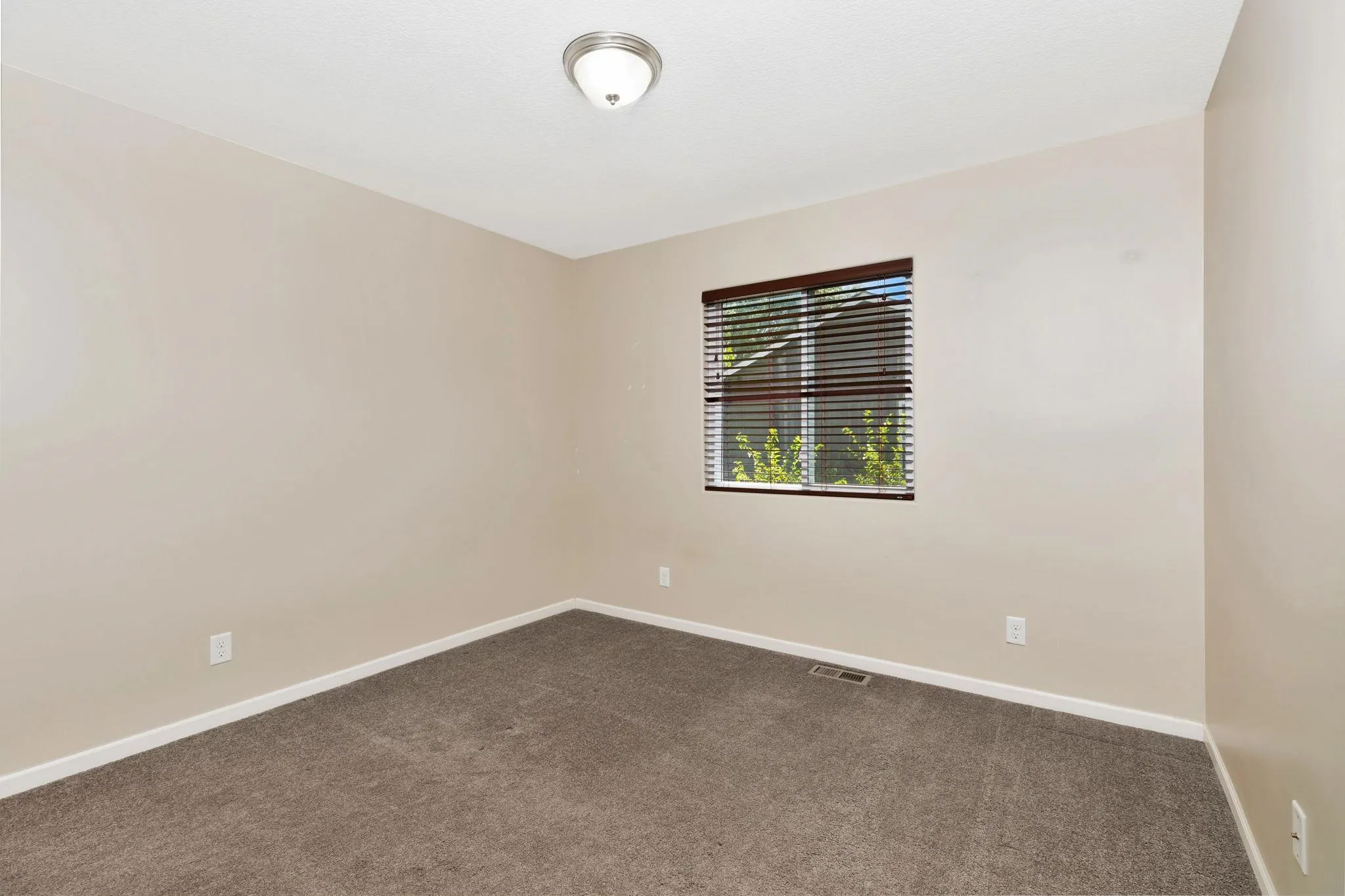 Wichita, Kansas 67216, United States, 4 Bedrooms Bedrooms, ,3 BathroomsBathrooms,Residential,Active,160750