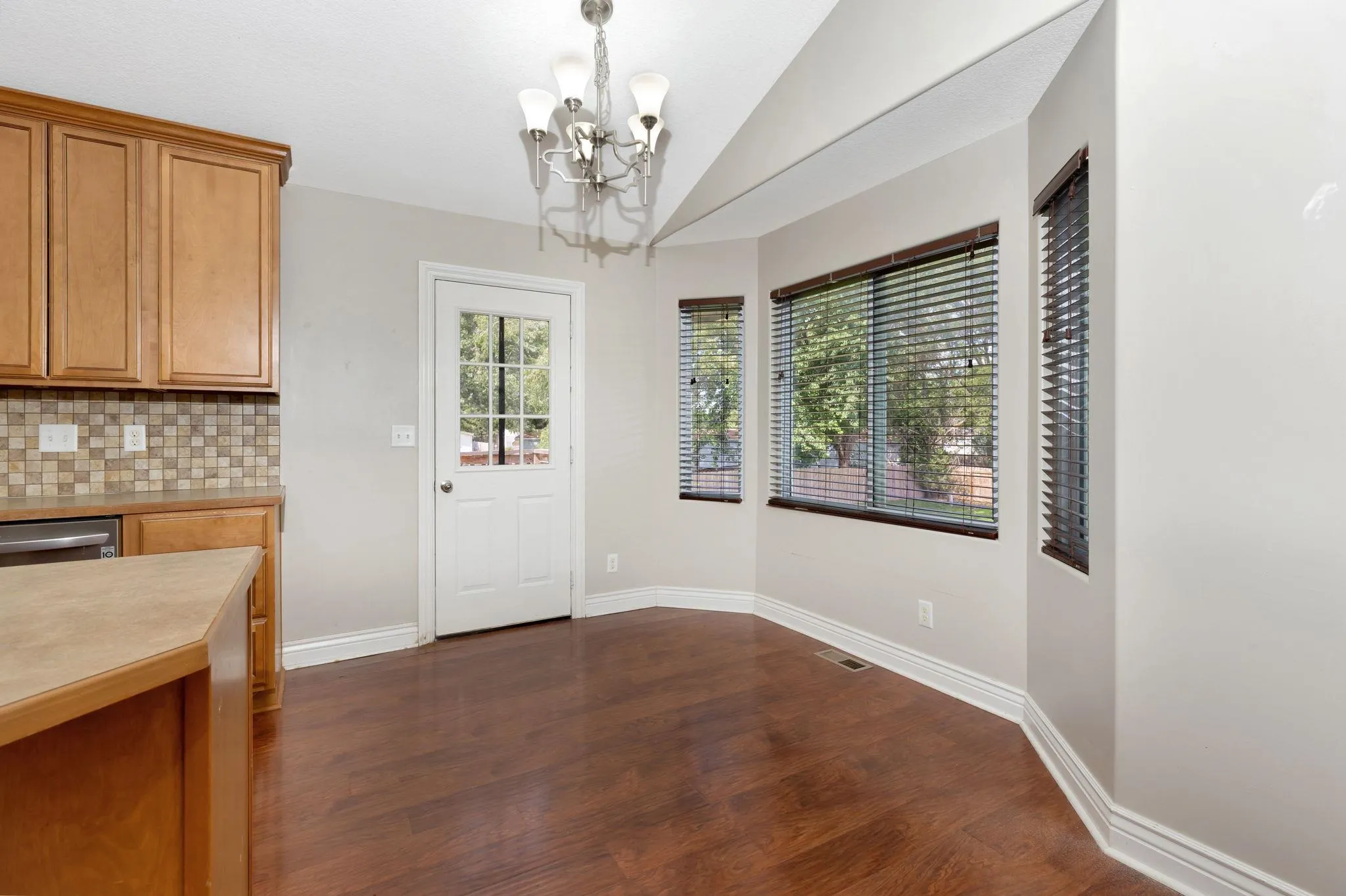 Wichita, Kansas 67216, United States, 4 Bedrooms Bedrooms, ,3 BathroomsBathrooms,Residential,Active,160750