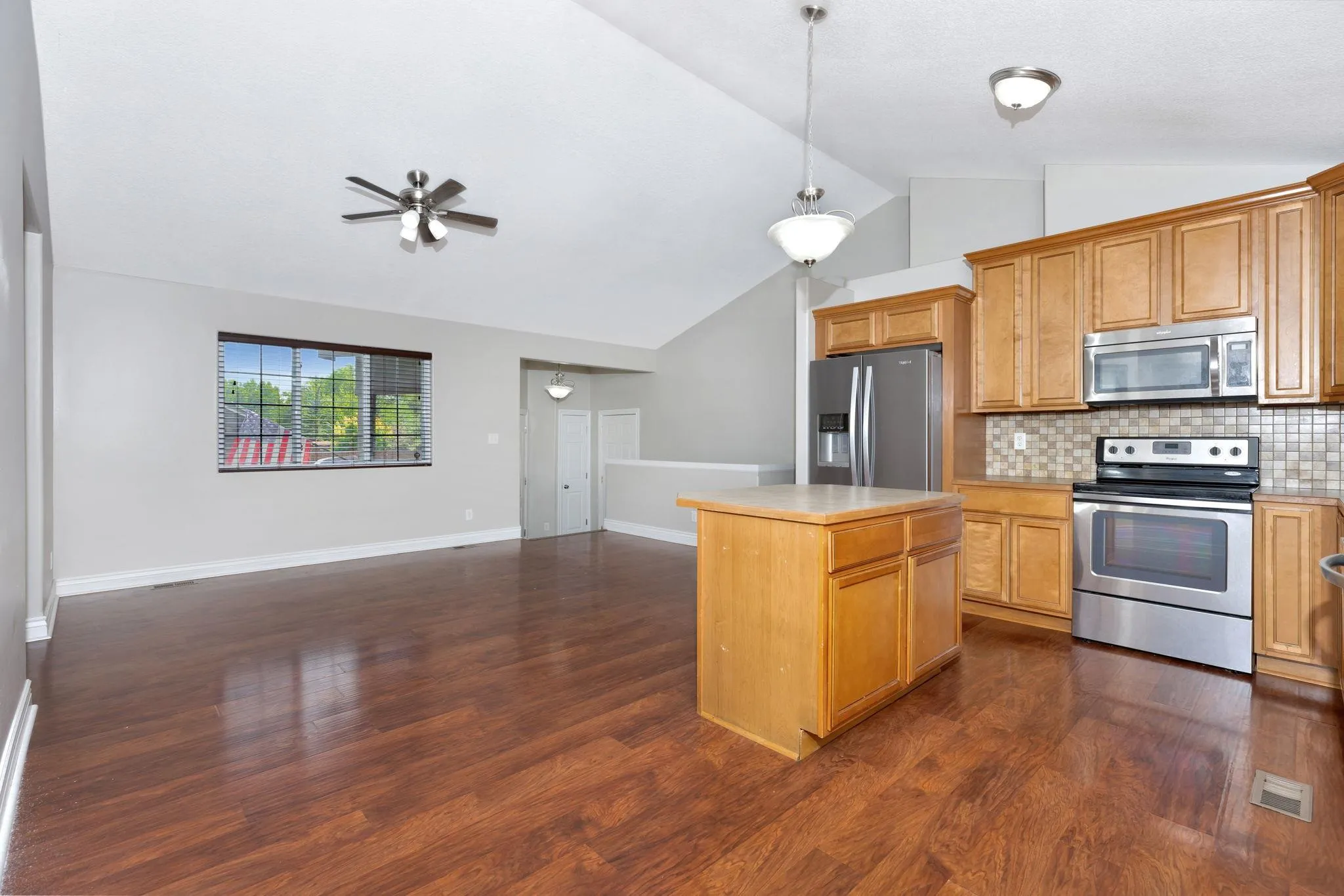 Wichita, Kansas 67216, United States, 4 Bedrooms Bedrooms, ,3 BathroomsBathrooms,Residential,Active,160750