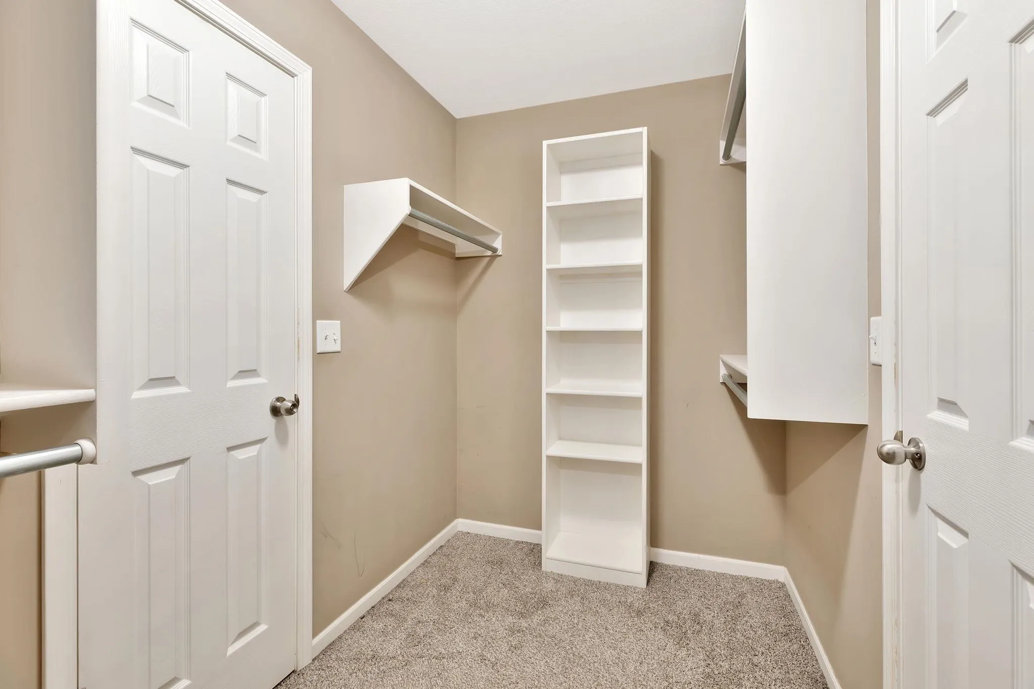 Wichita, Kansas 67216, United States, 4 Bedrooms Bedrooms, ,3 BathroomsBathrooms,Residential,Active,160750