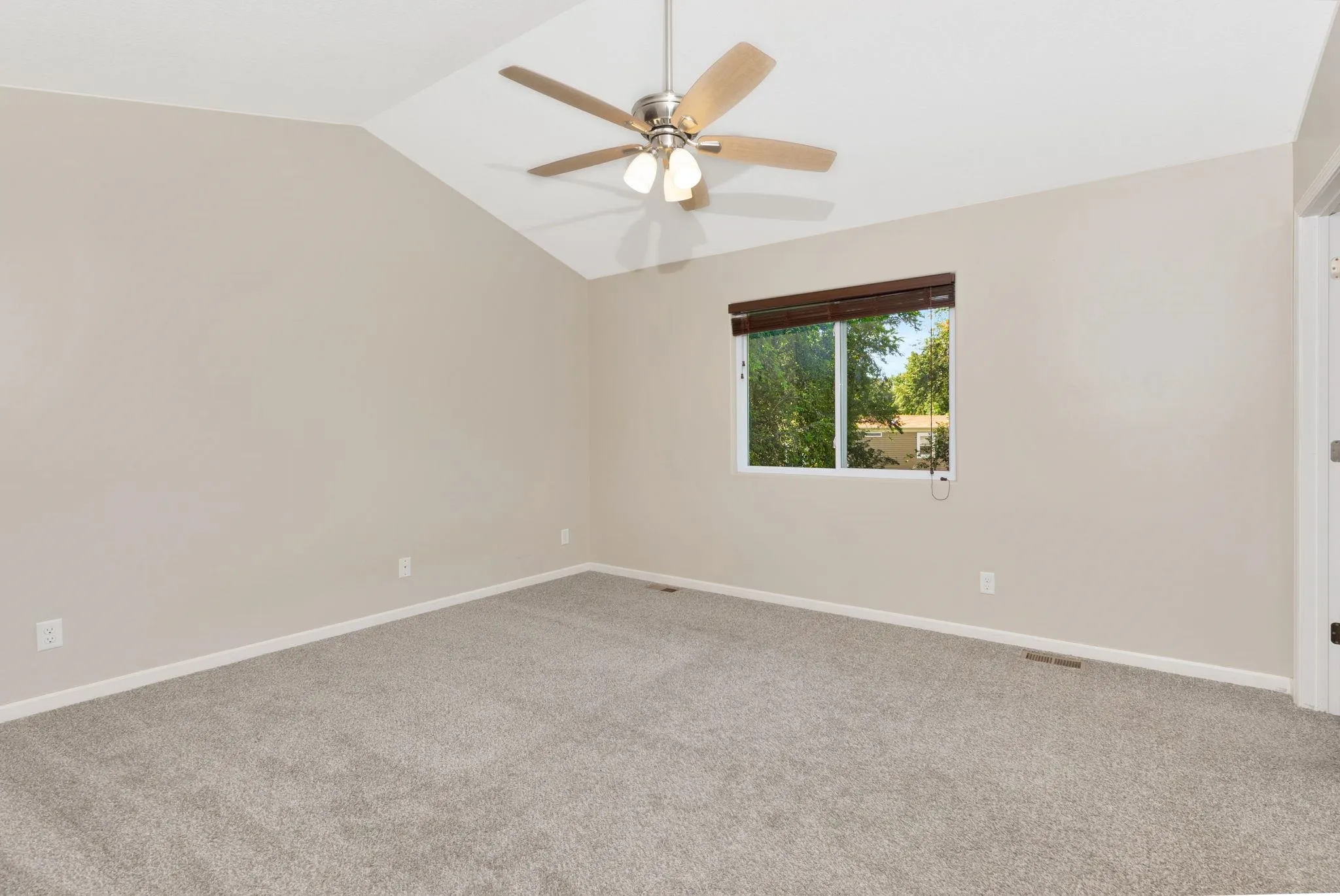 Wichita, Kansas 67216, United States, 4 Bedrooms Bedrooms, ,3 BathroomsBathrooms,Residential,Active,160750