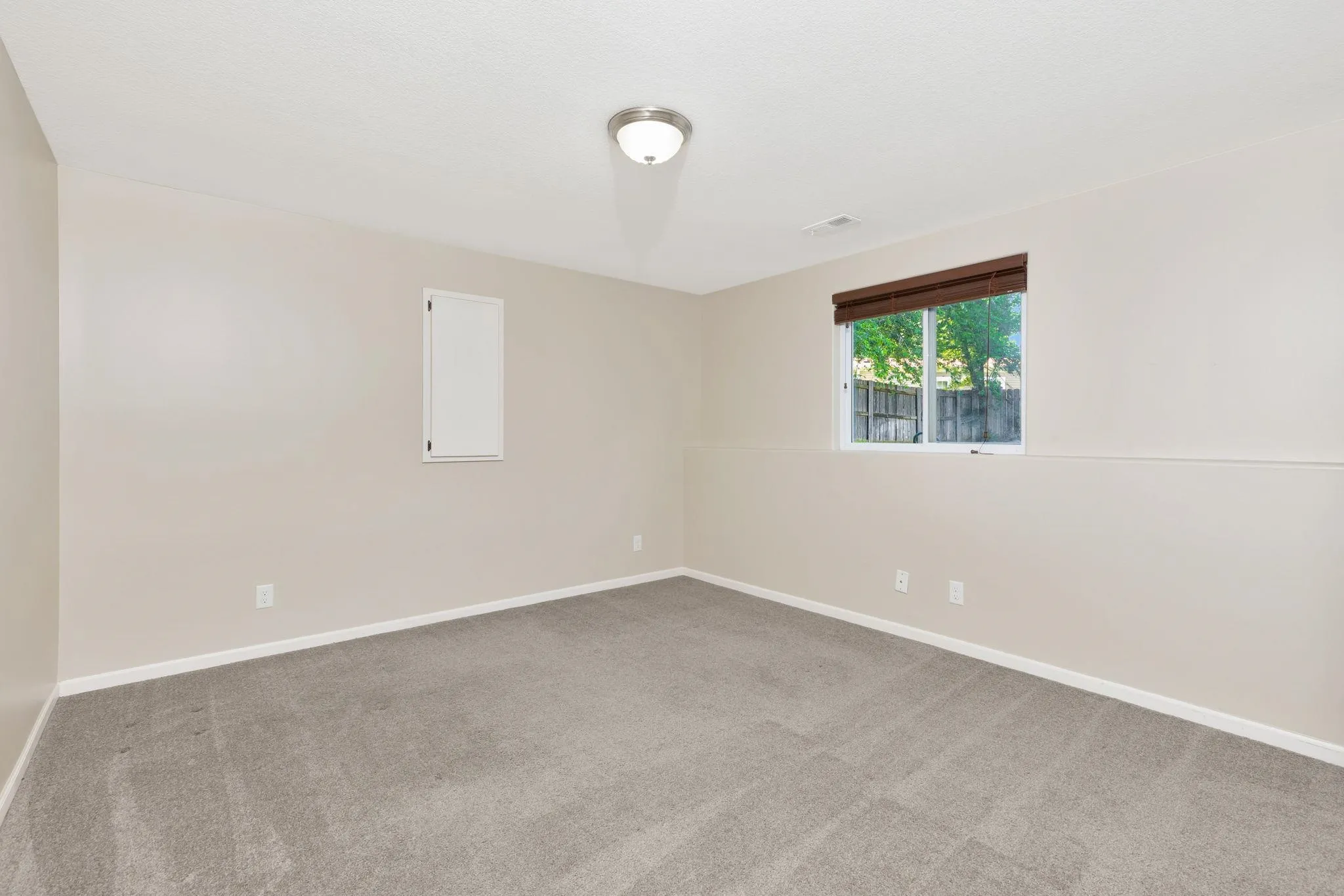 Wichita, Kansas 67216, United States, 4 Bedrooms Bedrooms, ,3 BathroomsBathrooms,Residential,Active,160750