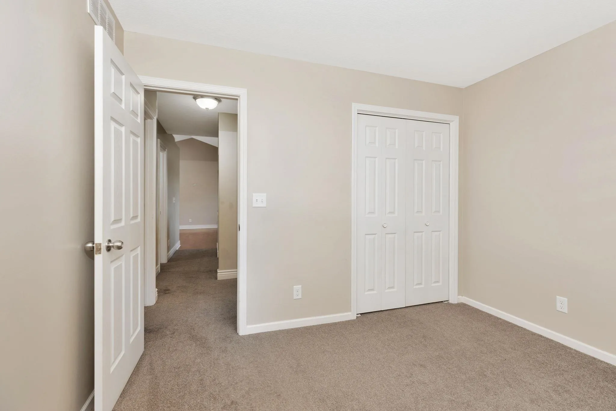 Wichita, Kansas 67216, United States, 4 Bedrooms Bedrooms, ,3 BathroomsBathrooms,Residential,Active,160750