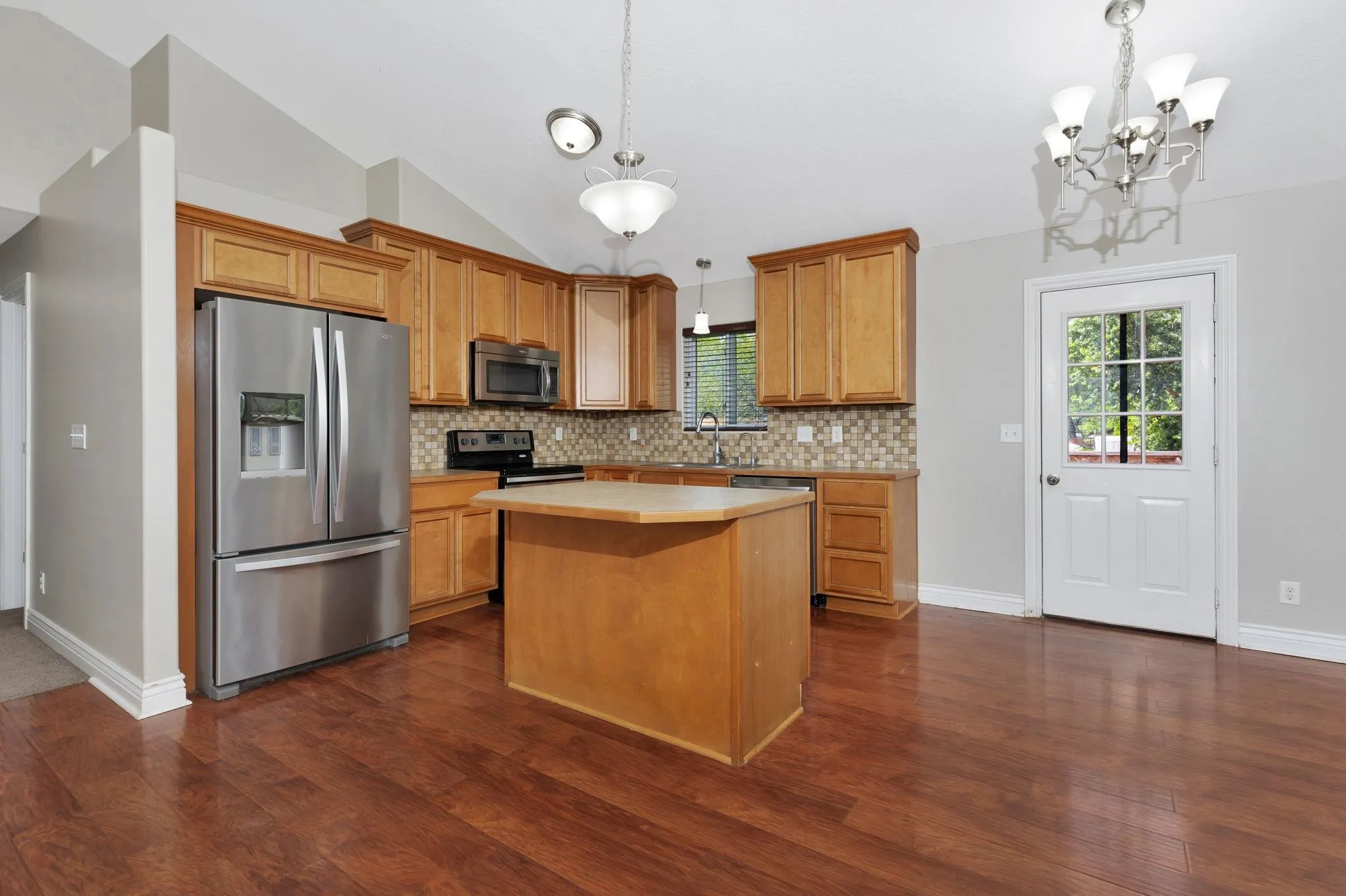 Wichita, Kansas 67216, United States, 4 Bedrooms Bedrooms, ,3 BathroomsBathrooms,Residential,Active,160750