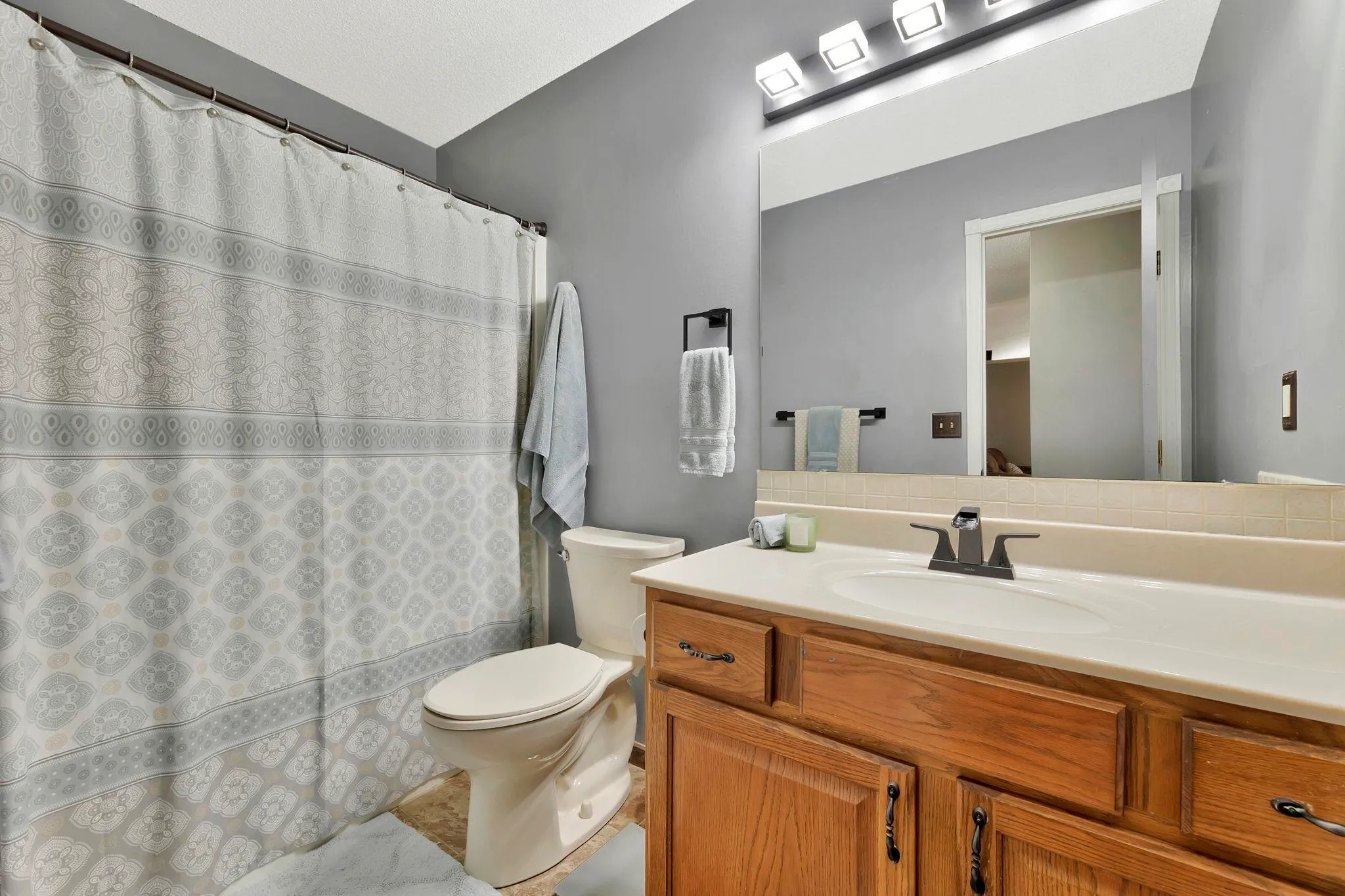 Clearwater, Kansas 67026, United States, 4 Bedrooms Bedrooms, ,3 BathroomsBathrooms,Residential,Active,248796