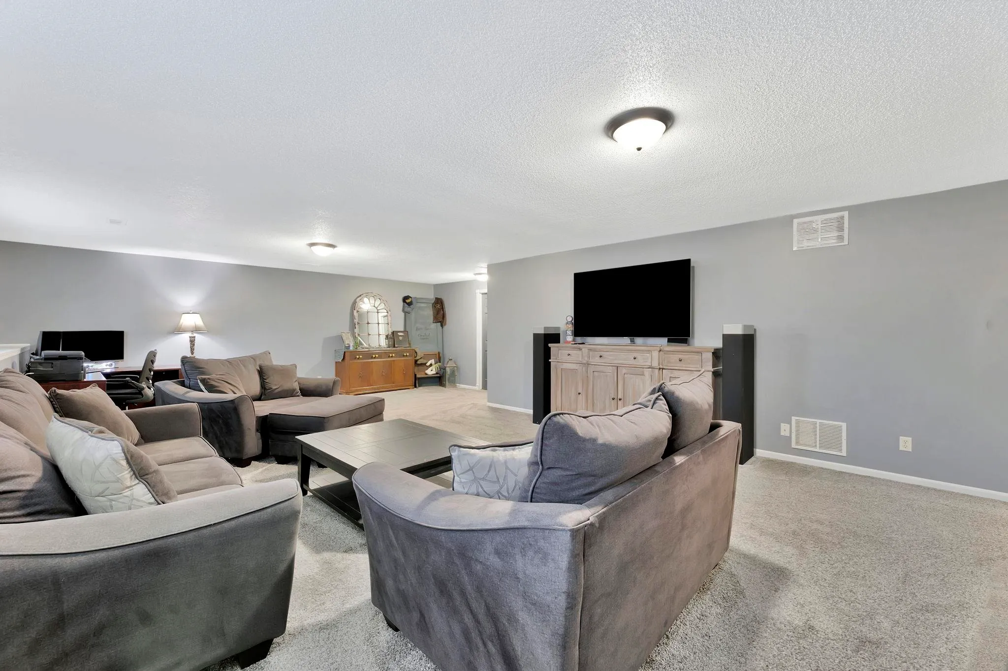 Clearwater, Kansas 67026, United States, 4 Bedrooms Bedrooms, ,3 BathroomsBathrooms,Residential,Active,248796