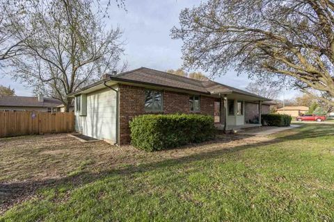 Homes For Sale - 1515 E 82nd St S, St<br/> Sedgwick County, Haysville, KS 67060