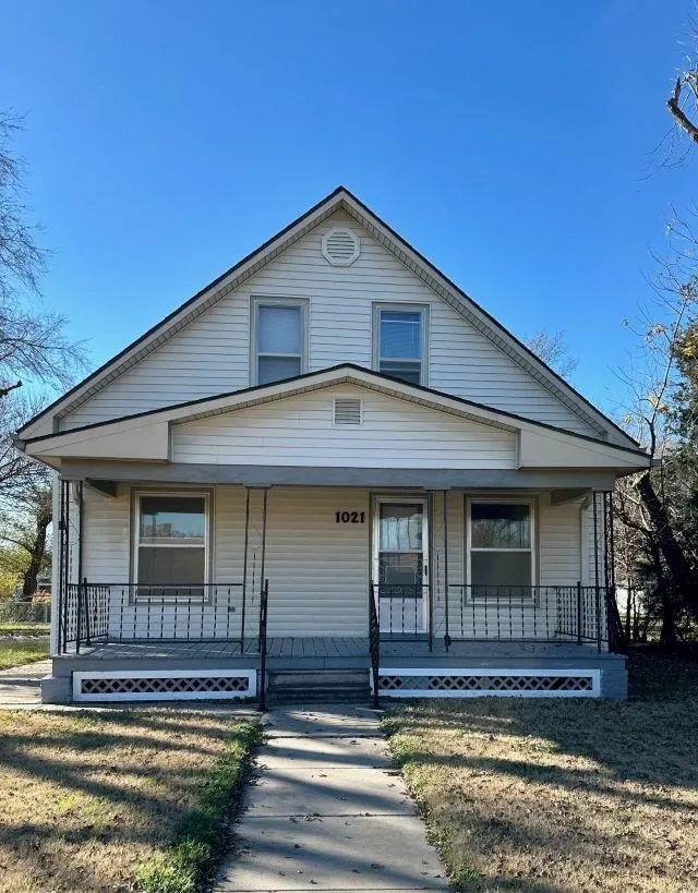 Newton, Kansas 67114, United States, 3 Bedrooms Bedrooms, ,2 BathroomsBathrooms,Residential,Active,228028