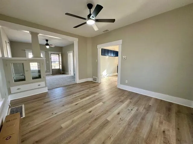 Newton, Kansas 67114, United States, 3 Bedrooms Bedrooms, ,2 BathroomsBathrooms,Residential,Active,228028