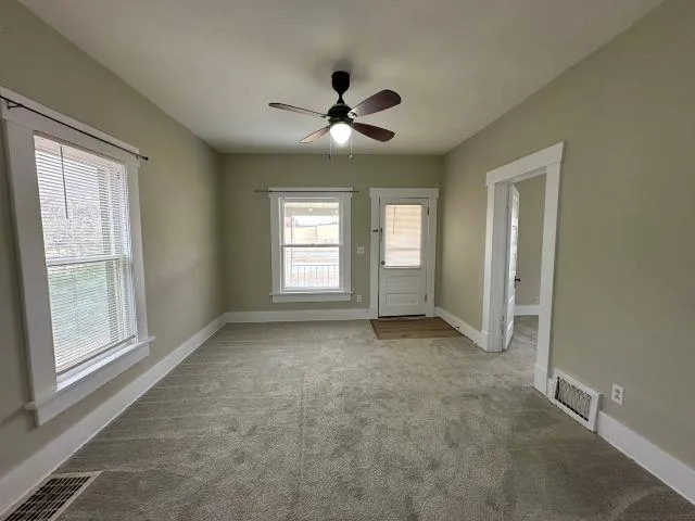 Newton, Kansas 67114, United States, 3 Bedrooms Bedrooms, ,2 BathroomsBathrooms,Residential,Active,228028