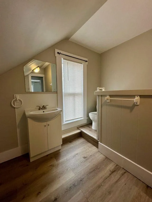 Newton, Kansas 67114, United States, 3 Bedrooms Bedrooms, ,2 BathroomsBathrooms,Residential,Active,228028