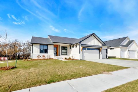 Homes For Sale - 349 N Fielding St<br/> Sedgwick County, Derby, KS 67037