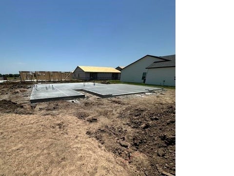 Homes For Sale - 2849 S Rainier Ct<br/> Wichita, KS 67215