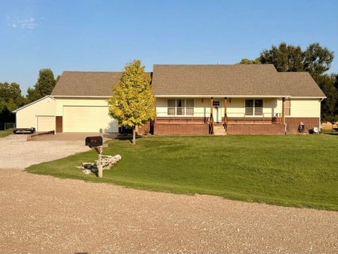 Homes For Sale - 8426 S Minnesota Cir<br/> Sedgwick County, Haysville, KS 67060