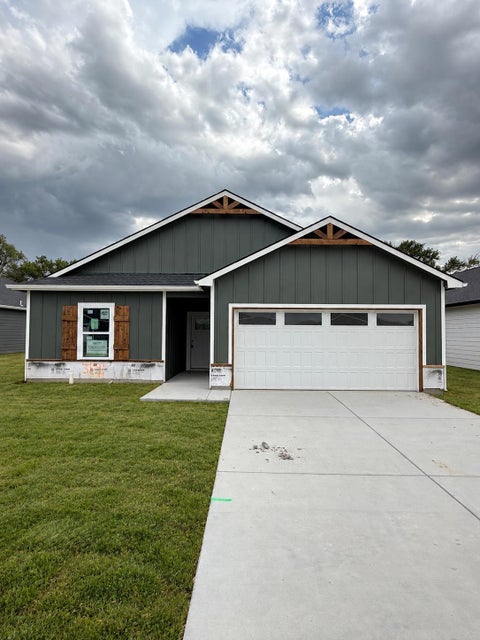 Homes For Sale - 3591 E Bearsden St<br/> Derby, KS 67037