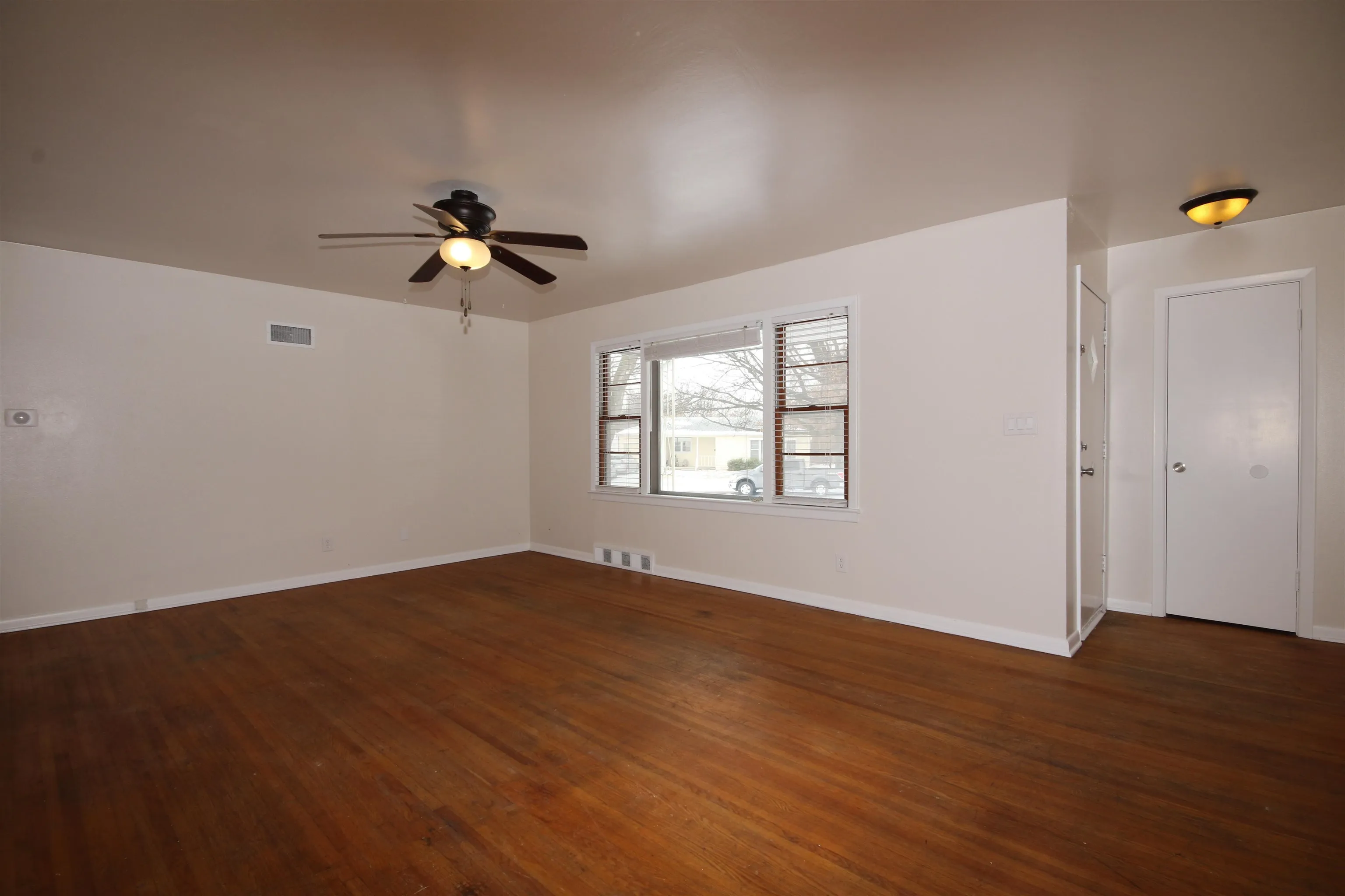 Wichita, Kansas 67218, United States, 3 Bedrooms Bedrooms, ,1 BathroomBathrooms,Residential,Active,170491