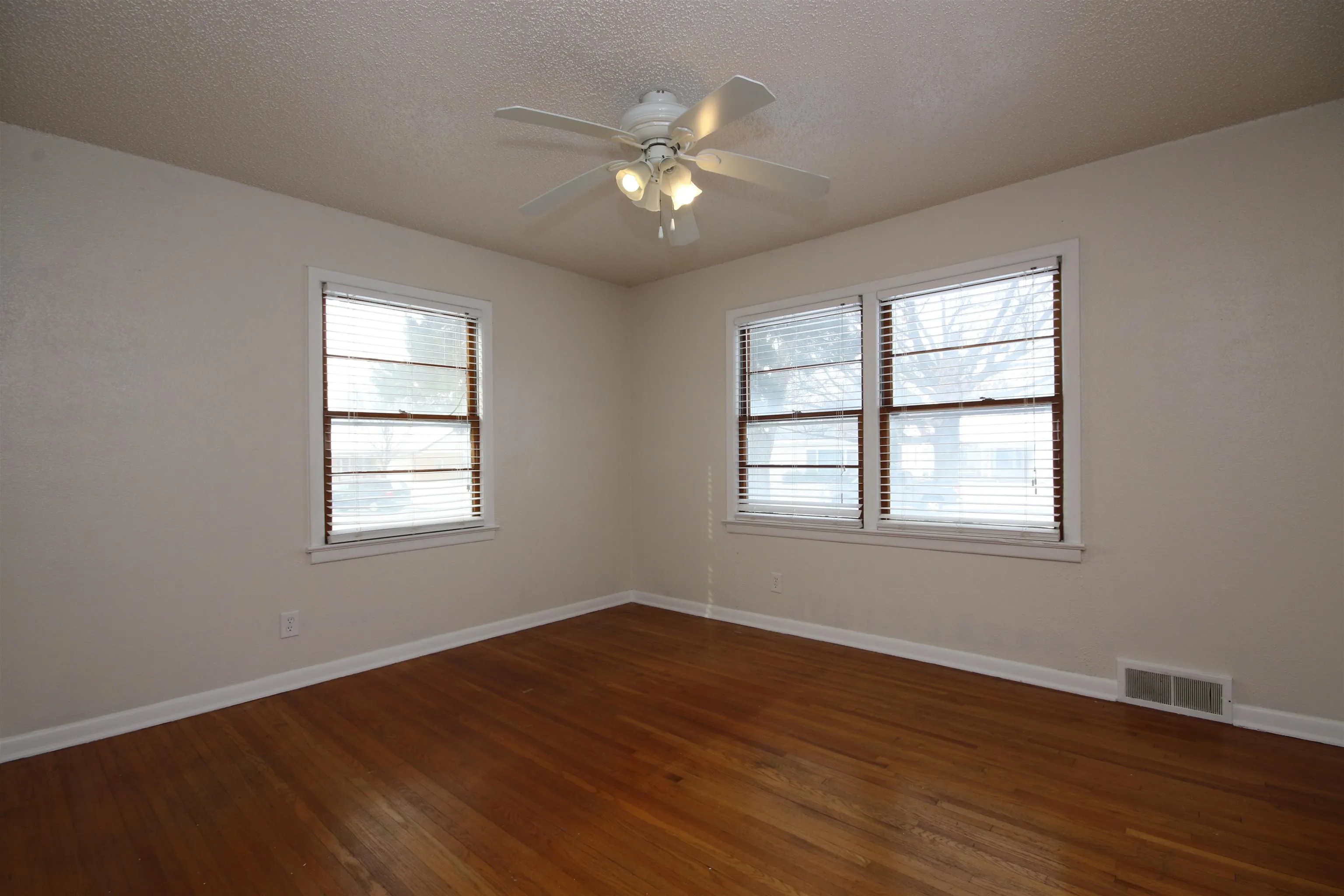 Wichita, Kansas 67218, United States, 3 Bedrooms Bedrooms, ,1 BathroomBathrooms,Residential,Active,170491