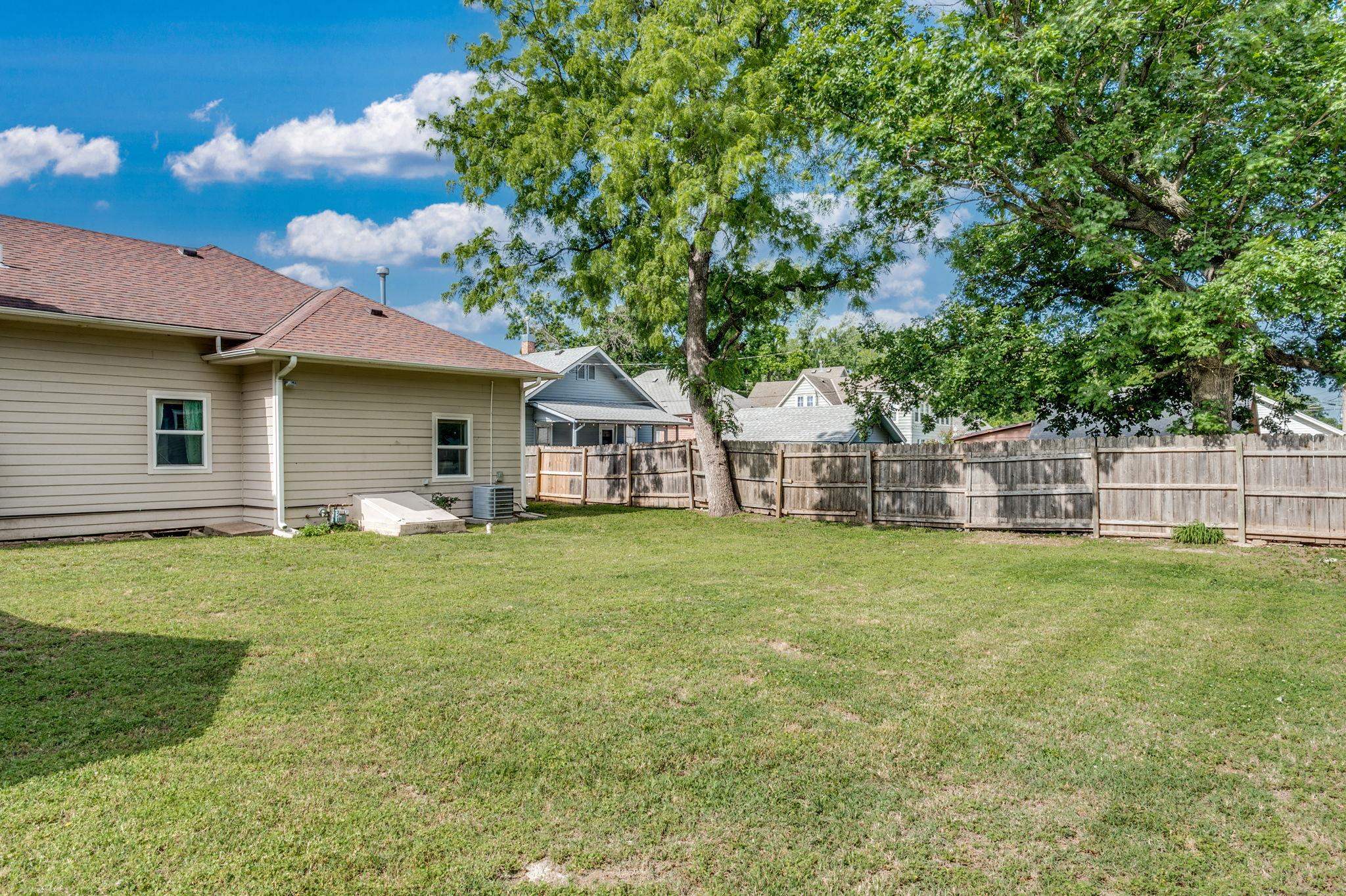 620 E 12th Ave, Winfield, Kansas image 31