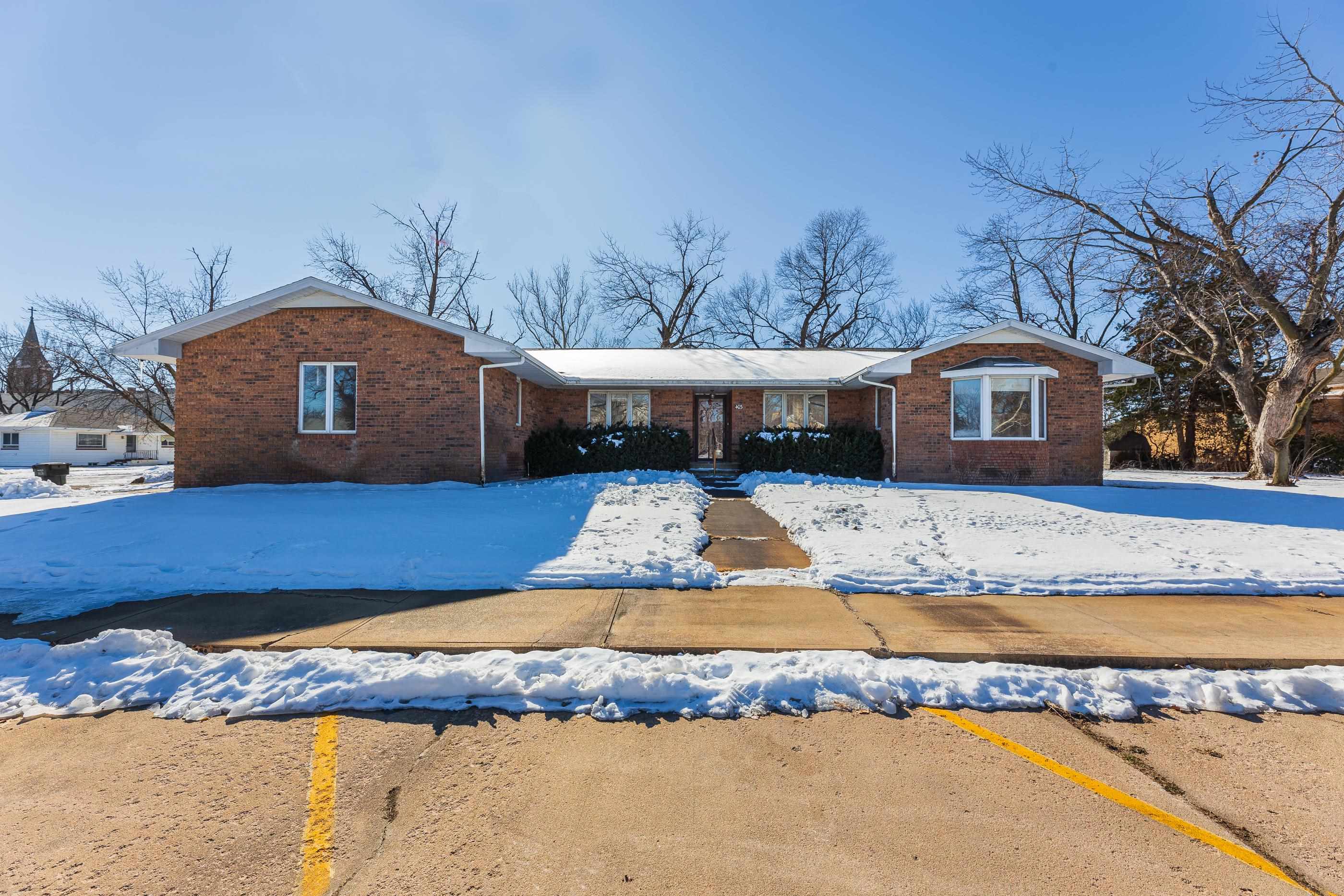 403 W 4th St, Halstead, Kansas image 1