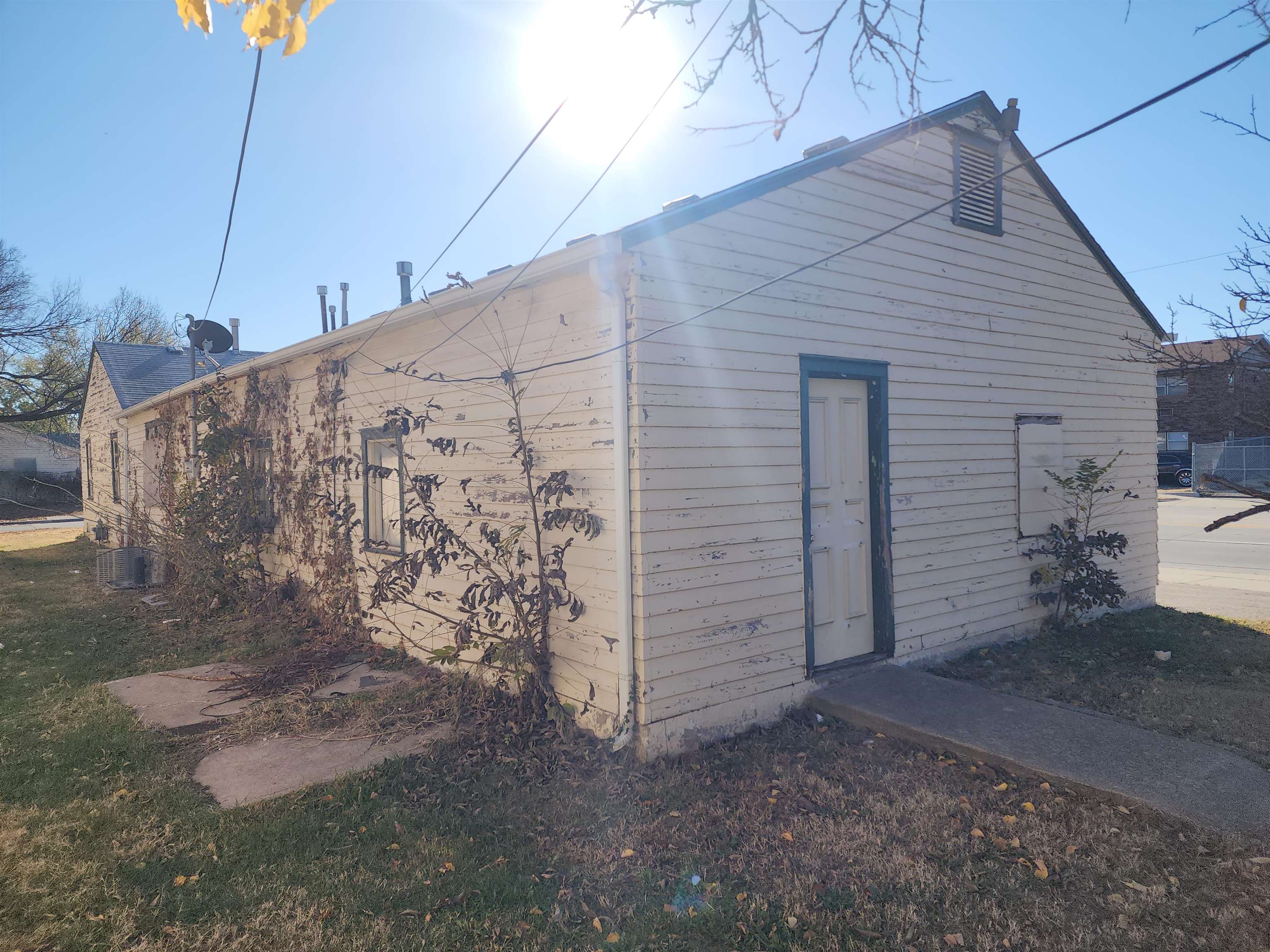 Wichita, Kansas 67213, United States, 2 Bedrooms Bedrooms, ,2 BathroomsBathrooms,Residential,Pending,68602