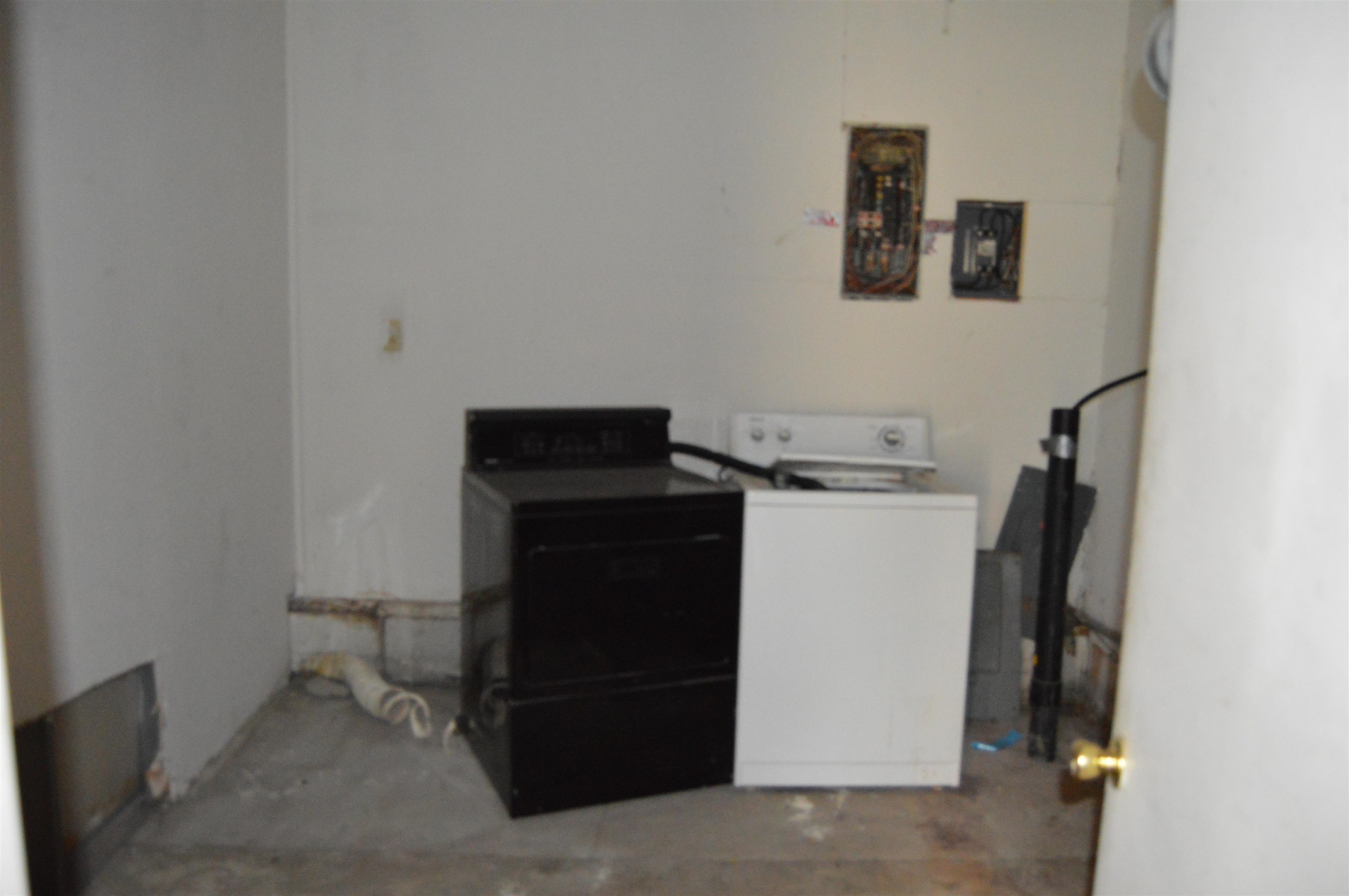 Wichita, Kansas 67213, United States, 2 Bedrooms Bedrooms, ,2 BathroomsBathrooms,Residential,Pending,68602