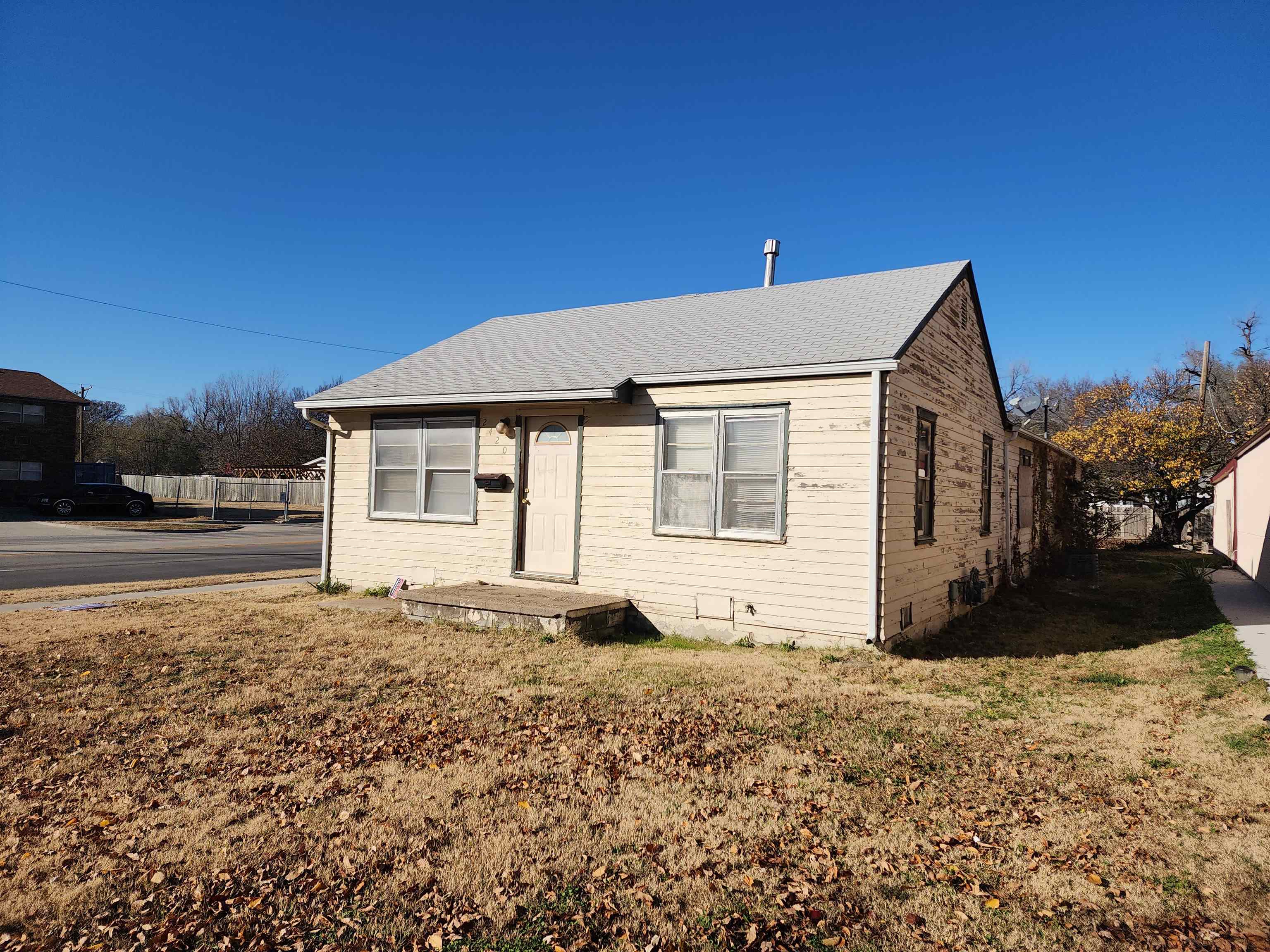 Wichita, Kansas 67213, United States, 2 Bedrooms Bedrooms, ,2 BathroomsBathrooms,Residential,Pending,68602